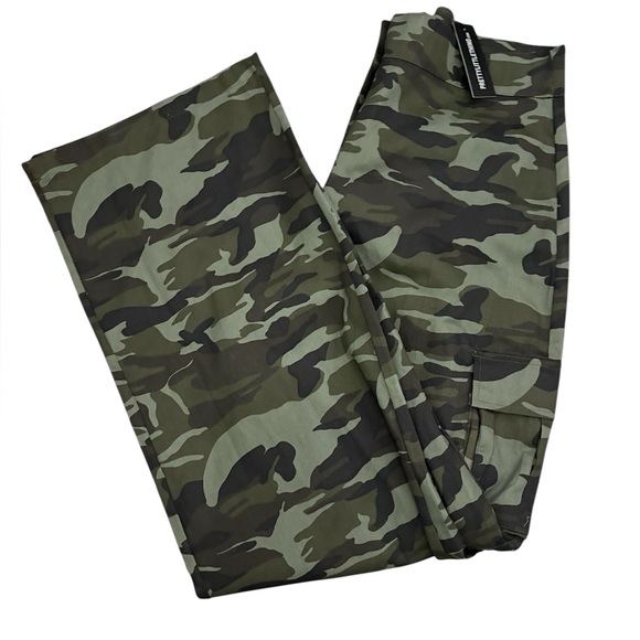 Pretty Little Thing Camo Pants - Picture 1 of 5